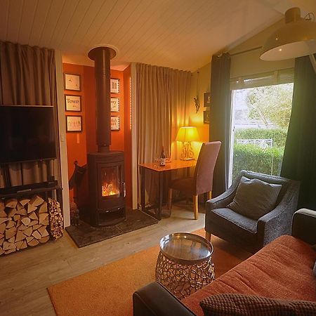 The Cabin Cheltenham Esterno foto