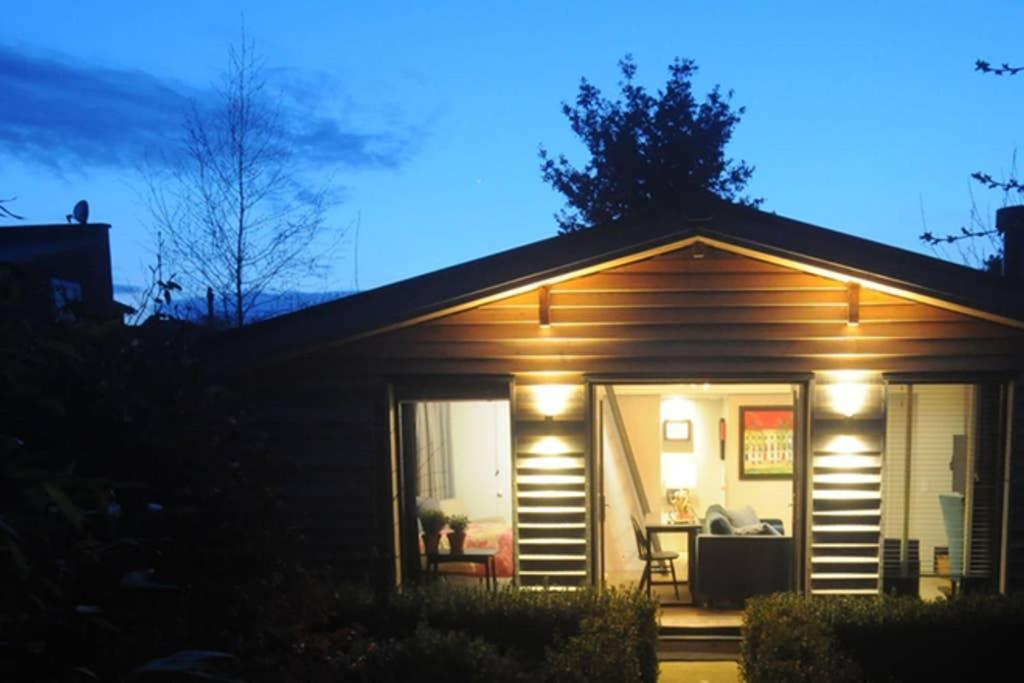 The Cabin Cheltenham Esterno foto