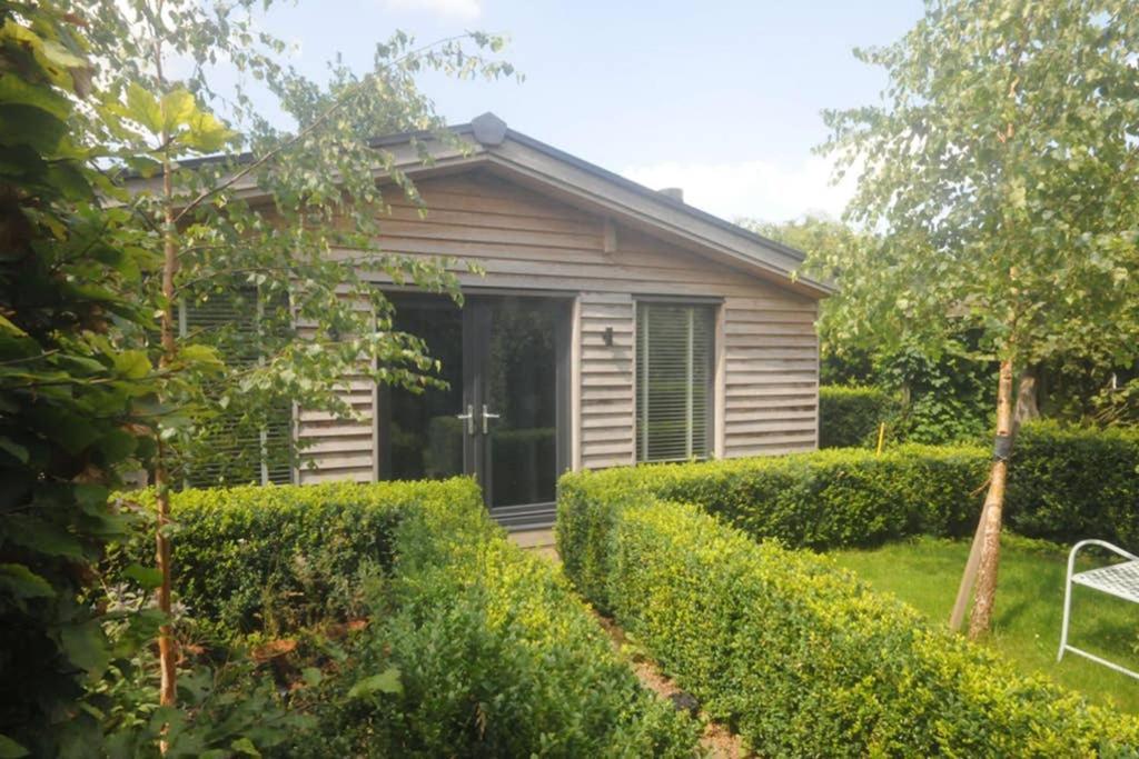 The Cabin Cheltenham Esterno foto