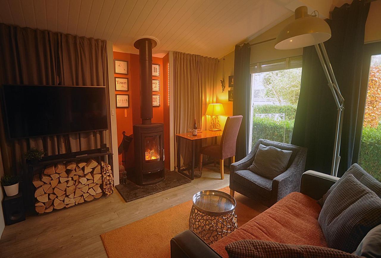 The Cabin Cheltenham Esterno foto